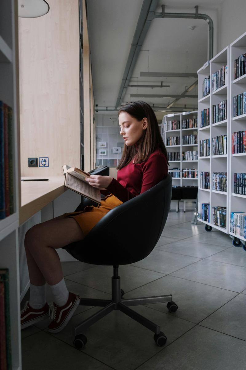 student studying-001c7874510a4616a61f269d597ada7b.jpg student studying